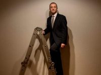 Erzen Shkololli merr çmiminEuropean of the Year nga Bashkimi Evropian në Kosovë