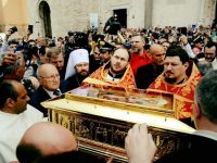 Eshtrat e Shën Nikollës,  prehja në Turqi dhe pse më 1087 u sollën në Itali