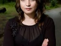 Botuesi britanik: Poezia magjepsëse e Lleshanakut te “Hapësira negative”