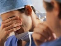 Letra emocionuese e një doktori: Tregoni dashuri për gratë, kalojnë nëpër luginën e vdekjes për të sjellë jetë