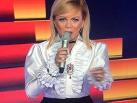 Gazetarja kritikon Inva Mulën:  Favorizoi motrën e Klaudia Pepës e hoqi një vajzë tjetër