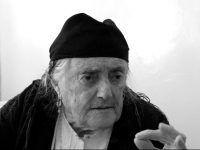 Historia rrënqethëse e Gjelës: Në Kampin e Tepelenës ku më vdiq vajza 3 vjeçe