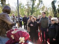 FOTO: Një vit pas ndarjes nga jeta, kantautorit Françesk Radi i dedikohet bust