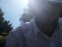 Roja i dritës, poezia që Flutura Açka i ka kushtuar të birit