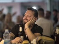 Rock the dictator/ Renis Gjoka: Ka një demokraci të tepruar që i jep të drejtën çdo idioti të merret me art!