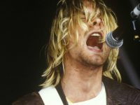 Një deodorant, alkool, një shkarravitje në mur… Historia e pazakontë pas hitit të Nirvanës “Smell like teen spirit”