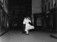 Copëza që përthyhen në pasqyrën e botës sonë (apo Këngë për një zemër tjetër)