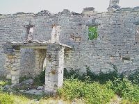 Shtëpia historike brenda kalasë së Nivicës, me vlera të rralla por e rrënuar