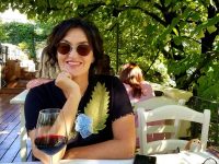 Një ditë vere me Rita Petron për gruan e letërsinë/ Kur njeh instiktet e tua, je i lirë. Libri për miqësi, e largon lexuesin!