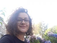 Një heshtje e thellë si natë