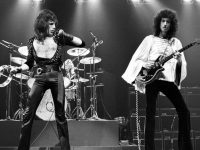 Rrëfimi i kitaristit të “Queen” për dhimbjen dhe qytetin: S’kam kaluar kurrë një ditë të vetme pa menduar për Fredin!