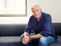 72 vjeç, po për shumë prej nesh do të mbetet joshësi i përjetshëm 40-vjeçar