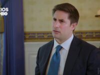 Gazetari australian, Xhonatan Suon fiton  “Emi” për intervistën e tij virale me presidentin Donald Trump