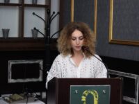 “Biletë për në qiell” (dhe një jetë që nuk e çon kurrë njeriun aty ku dëshiron të shkojë)