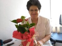 Mjekët në pension që ndihmojnë pacientët e vegjël përmes internetit: Dr. Zerina: Këshillimin online sot, e quaj domosdoshmëri