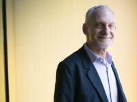 Lumturia varet nga ajo që na mungon